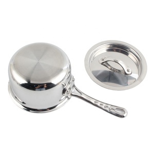 Ensemble de casseroles en acier inoxydable au design minimaliste, compatible induction et lave-vaisselle, avec couvercles en verre - Product Image 4