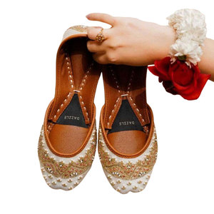 Nouvelles Khussas Durables et Antidérapantes pour Femmes, Style Tendance, Vente Chaude, Fabrication Sur Mesure, Robustes, Vente Directe Usine, Pour Adultes, Toutes Saisons - Product Image 1