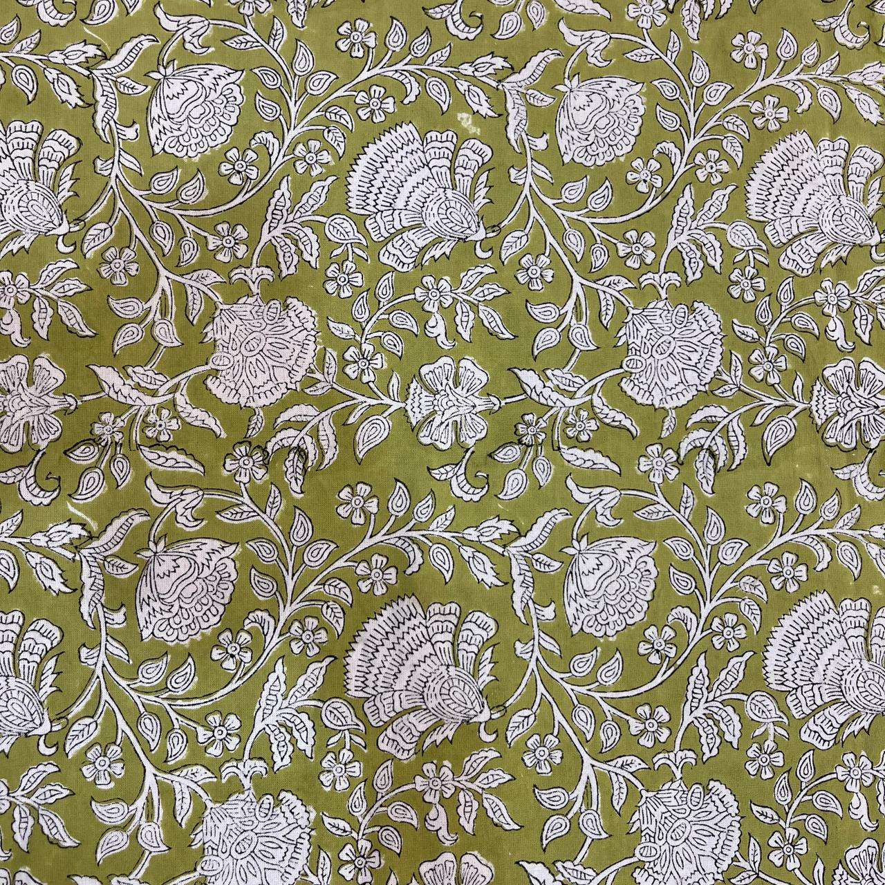 ลายดอกไม้สีเขียว