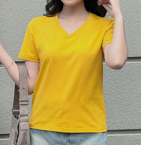Camiseta de mujer Color sólido Cuello en V Manga corta Dobladillo redondeado Tops casuales de verano - Product Image 6