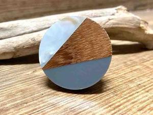 Perilla de puerta de madera de resina hecha a mano estilo Ángel con forma personalizable, incrustaciones de madera Natural, acabado pulido para armarios modernos, cajones - Product Image 2