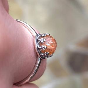 แหวนเงินแท้ 925 ประดับซันสโตนแท้ขนาด 10 มม. ดีไซน์คลาสสิก คุณภาพดีเยี่ยม ขอบเรียบหรู งานแฮนด์เมด - Product Image 2