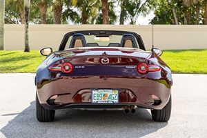 Mazda MX-5 Miata Edición 35 Aniversario 2025 Usado en Excelentes Condiciones - Product Image 2