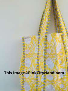 Vente en gros de sacs fourre-tout Sacs à bandoulière pour l'épicerie et les courses Sacs à main pour femmes en coton fourre-tout imprimés Sac matelassé fait à la main - Product Image 2