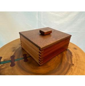 Boîte de voyage boîte de rangement faite à la main avec couvercle boîte de rangement en bois naturel conteneur en bois décoratif pour la maison et le bureau - Product Image 4