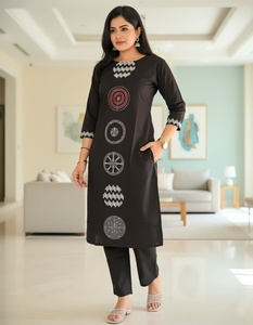 Conjunto de Dos Piezas Laxmi Lifestyle para Mujer, Ropa Tradicional India, Algodón Dhabu Natural Premium con Estampado Metálico, Lavable, para Fiestas y Uso Diario - Product Image 5