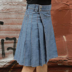 Kilt Utilitario Escocés Moderno 2026 en Mezclilla Azul con Pliegues, Bolsillos con Cremallera y Cierre de Broche - Product Image 4