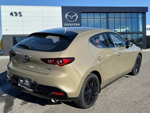 2025 Carbon Turbo 4 portes berline à hayon transmission intégrale avec autonomie de 501-600 km et batterie de 90-110 kWh États-Unis - Product Image 2