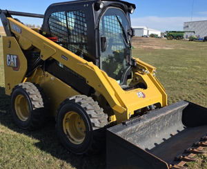 Cargadora Compacta CAT 262D3 con Cucharón Delantero, Maquinaria de Construcción Compacta, Motor y Caja de Cambios Automáticas, Precio Bajo, en Stock - Product Image 3