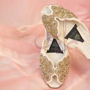 Qualité supérieure, vente en gros, quantité importante, prix abordable, matériau durable, marque privée, chaussures Khussa pour femmes, dessus en velours antidérapant, toutes tailles - Product Image 3