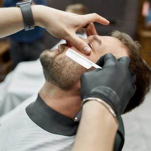 Rasoir de qualité supérieure professionnel pour hommes Rasoir de coiffeur à bord droit avec poignée en plastique pour le toilettage en salon - Product Image 3