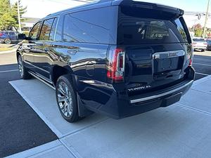 GMC Yukon XL 4WD 2017, transmission intégrale, 4 portes, Denali EcoTec3 6,2 L V-8 essence, automatique, SUV/crossover - Product Image 4