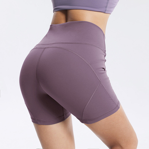 Fabricant Professionnel – Short Streetwear Femme Taille Mi-Haute en Polaire Léger, Respirant et Écologique pour le Fitness - Product Image 3