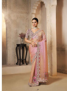 Dernier modèle de sari en satin de soie élégant avec un chemisier en satin malai et des sequins et des motifs de perles - Product Image 3