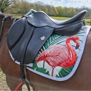 Matchy Noir Sublimation Dressage Tapis de Selle Numnah Cheval Tapis Ensemble pour Equitation Sports - Product Image 2