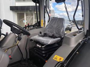 Tractor LOVOL M804 TB3 de 75 CV con cabina y cargador frontal, en stock, entrega rápida - Product Image 4