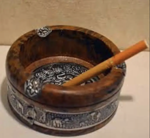 Cendrier à cigares créatif détachable en bois porte-gobelet à whisky avec tiroir pour cendriers pratiques d'Inde - Product Image 3