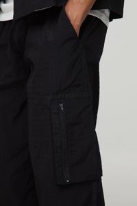 Vente en gros Pantalon surdimensionné personnalisé de haute qualité Pantalon ample en nylon à jambe large avec logo brodé personnalisé délavé pour hommes - Product Image 3