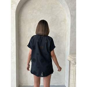 เสื้อผู้หญิงปักลายสวยหรูและเสื้อเชิ้ตปักลายสง่างาม - Product Image 2