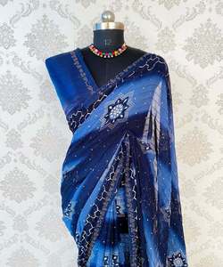 El último Sari de Bollywood de moda de diseñador atractivo: belleza cautivadora con estilo moderno 91. Estampados contemporáneos modernos - Product Image 2