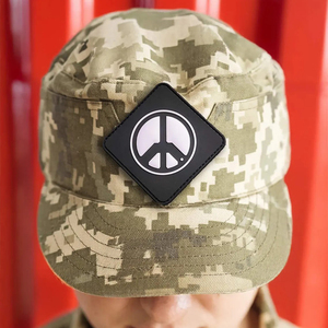 Etiqueta de goma de PVC de marca convexa 3D de diseño de moda, Parche de goma de silicona privado en relieve para coser personalizado para ropa - Product Image 4