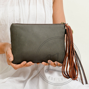 Bolso de Hombro Cruzado de Cuero Genuino con Pelo de Vaca, Hecho a Mano, Estilo Vintage, con Cremallera, Impermeable, para Todas las Estaciones, Invierno y Primavera - Product Image 2