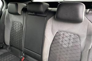 Volkswagen Golf Usado con Volante a la Izquierda/Derecha - Product Image 2