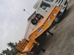 Semirremolque de Plataforma Baja de 60 Toneladas con Suspensión Cantilever, Dos Líneas, Cuatro Ejes - Product Image 6