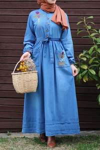 ชุดอาบายะแบบคาฟตันสีดำสวยงาม พร้อมงานปักที่น่าทึ่ง และผ้าคลุมศีรษะที่เข้าชุดสวยงาม ดีไซน์อาบายะรอมฎอน 2026 - Product Image 4