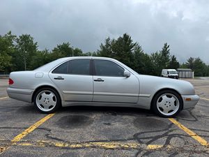 ข้อเสนอสุดพิเศษ! รถเมอร์เซเดส-เบนซ์ E55 AMG ปี 1999 พร้อมส่งมอบ - Product Image 3