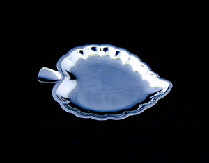 Plateau à feuilles luxueux plateau en aluminium fait à la main pour banquet à manger vitrine artistique décoration d'événement festif plateaux contemporains - Product Image 1