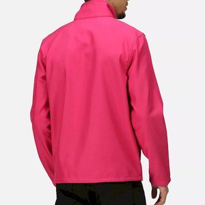 เสื้อแจ็คเก็ตผ้า softshell แบบมีปกตั้ง ปรับแต่งได้ พร้อมโลโก้ด้านหน้า กันลม เป็นมิตรกับสิ่งแวดล้อม ระบายอากาศได้ดี เหมาะสำหรับฤดูหนาว สำหรับผู้ชาย ไซส์ผู้ใหญ่ - Product Image 4