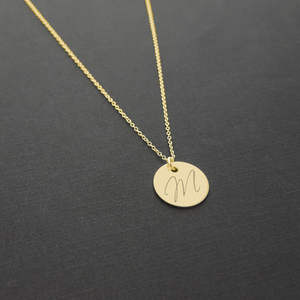 Collier initial en or 14 carats avec diamant et perle, forme d'ancre et de lettre tendance, chaînes en or 18 carats plaqué rhodium pour fiançailles - Product Image 1