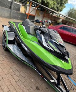 Jet ski Sea-Doo Spark 3 2026, nouveau moteur 4 temps avec IBR et système audio, matériau en fibre de verre. - Product Image 6