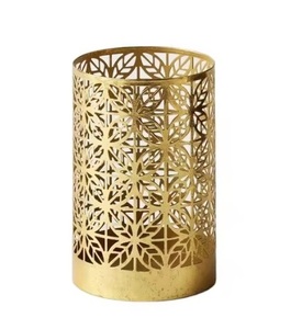 Support d'éclairage de bougie moderne fait main Support votif en métal génial avec gravure à la main au prix - Product Image 2