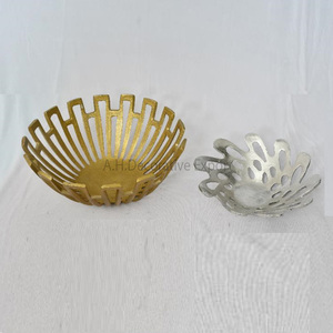 Bol à fruits de conception moderne en aluminium de qualité supérieure finition or et argent bol de service alimentaire pour pièce maîtresse de table à vendre - Product Image 1