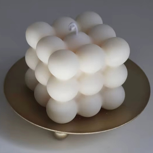 Bougies en métal aluminium faites à la main avec finition dorée - Product Image 1