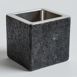 Porte-brosse à dents en laiton contemporain, fabriqué avec une maîtrise artistique, offrant une texture magnifique, une résistance à long terme, pratique - Product Image 5