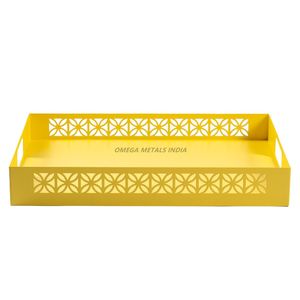 Plateau de service rectangulaire blanc rustique avec garniture noire et poignées robustes idéal pour une décoration intérieure charmante et divertissante - Product Image 5