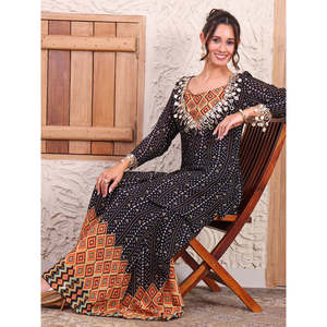 Conjunto Coordinado de Chifón de Viscosa Pura con Estampado Bandhani Negro para Mujer, Estilo Bohemio para Primavera/Verano - Product Image 1