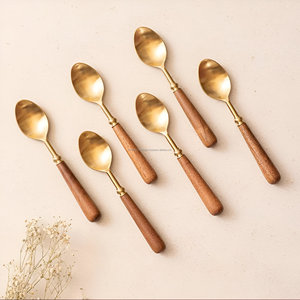 Juego de Cucharas de Boda de Acero Inoxidable Dorado y Madera de Primera Calidad - Diseño Moderno y Lujoso, Vajilla Elegante (Juego de 6) - Product Image 4