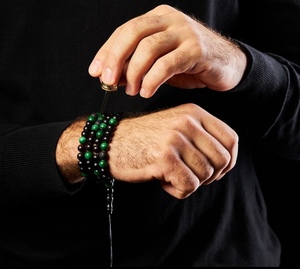 ลูกประคำเรซิ่น 33 เม็ด สำหรับสวดมนต์  ทำจากหิน  สำหรับชาวมุสลิม  พร้อมตัวนับ  เครื่องประดับ  ส่งออกจากอินเดีย - Product Image 1