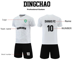 Vente en gros d'uniformes de football unisexes personnalisés par sublimation avec logo Ensemble d'uniformes de football 100% polyester de haute qualité pour l'entraînement - Product Image 4