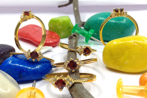 แหวนเพชรธรรมชาติและเพทาย ชุบทอง เงินแท้ 925 ประดับแบบ Bezel Setting แหวน Eternity สำหรับงานแต่งงานและหมั้น เป็นของขวัญ - Product Image 4