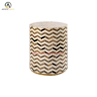 Tabouret moderne artisanal en bois de haute qualité avec incrustation d'os fabriqué à la main avec une portabilité qualifiée pour les chambres d'hôtel et les villas