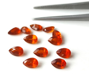ลูกแพร์4x6mm-7x10mm ไคยาไนต์สีส้มธรรมชาติอัญมณีเจียระไนแบบหลวมสำหรับทำเครื่องประดับ - Product Image 2