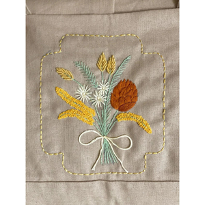 ผ้ากันเปื้อนผ้าลินินปักด้วยมือสำหรับผู้หญิงผ้ากันเปื้อนปักลายสำหรับงานครัวในบ้านสวนผลิตในเวียดนาม - Product Image 5