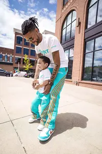 Street Wear Pantalon en éponge française surdimensionné Sun Faded Lavage Pantalon de survêtement à rayures latérales à jambes larges - Product Image 2