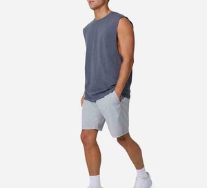 "Chaleco de hombre de cuello redondo de color sólido de algodón Camiseta sin mangas de gimnasio gris personalizada, chaleco de entrenamiento con logotipo" - Product Image 4