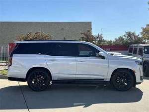 CADILLAC ESCALADE SPORT SUV V8 2025 d'occasion en excellent état avec sièges en cuir et caméra - Product Image 1